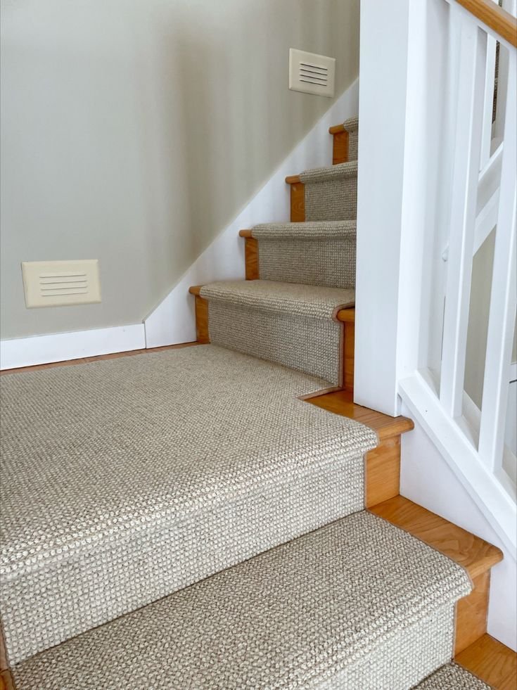 Blended fiber stair carpet pieces on modern staircase